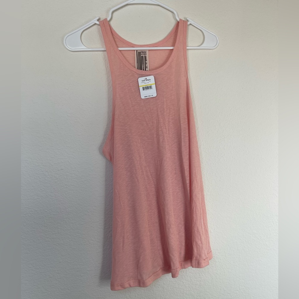 Free People Top
Color: Pink
Size M
BNWT